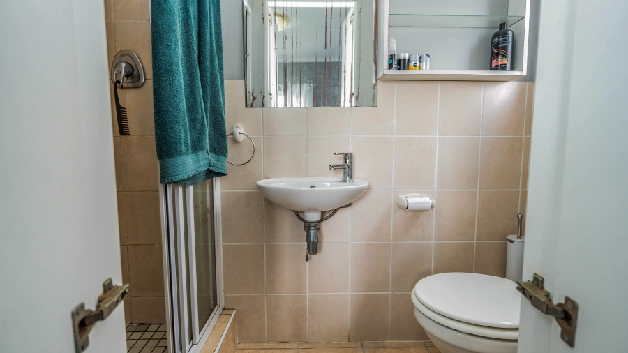 2 Bedroom Property for Sale in Uitzicht Western Cape